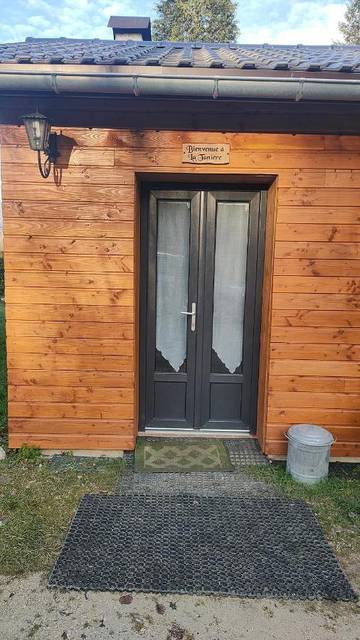 Gîte pour 8 personnes, avec vue et jardin à Lépin-le-Lac