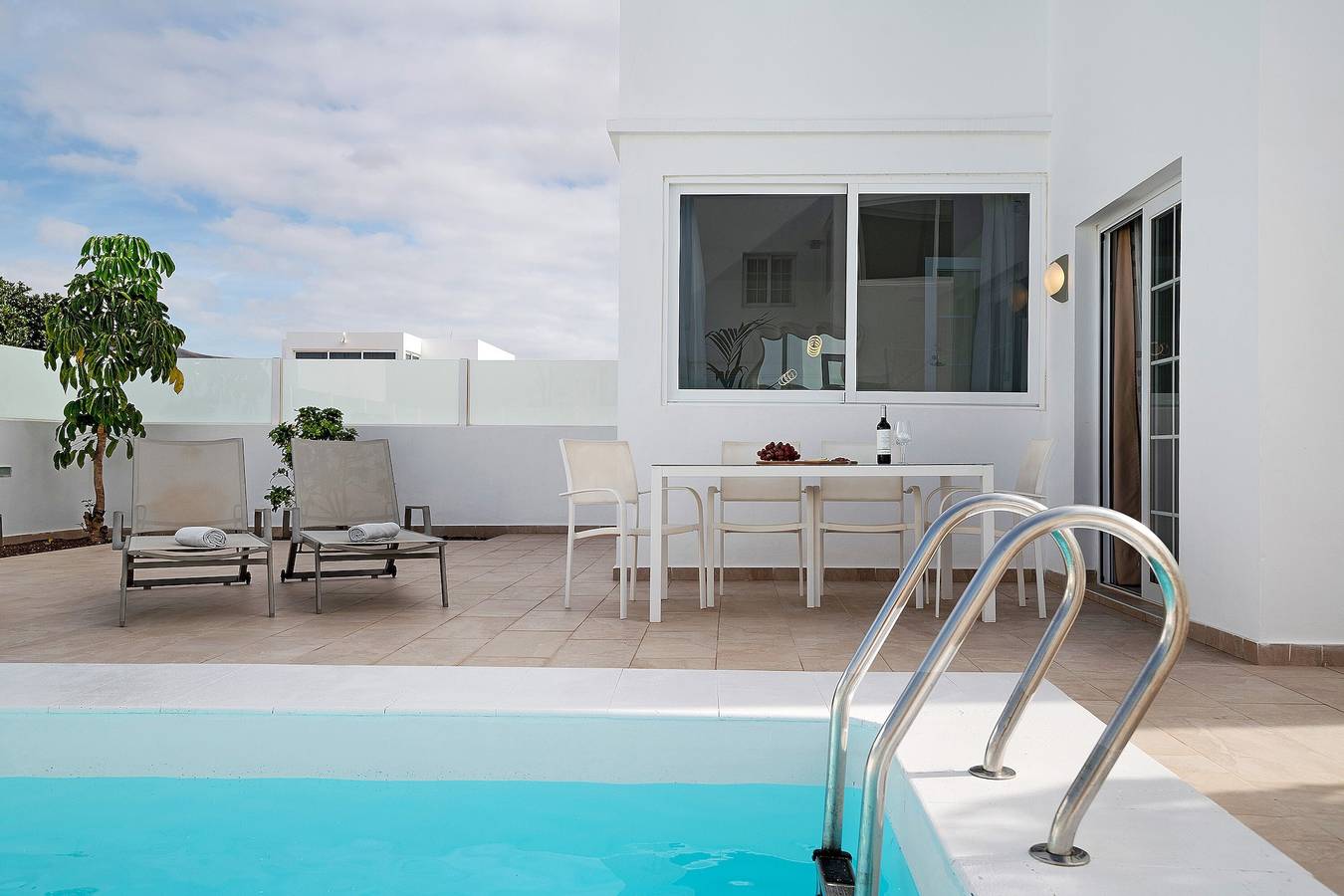 Vacation Villa 'Khaleesi' with Sea View, Private Pool and Wi-Fi in Playa Blanca, Yaiza