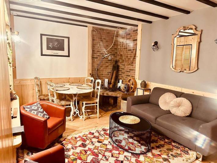 Gîte pour 5 personnes, avec jardin à Pont-du-Navoy