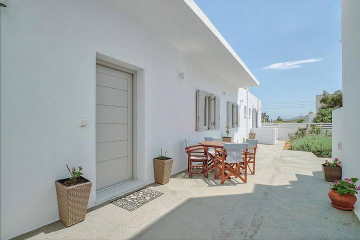 Gîte pour 3 personnes, avec vue ainsi que terrasse et jardin dans Antiparos Ville - 3