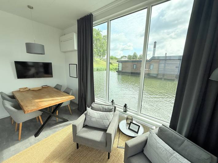 Boot für 4 Personen, mit Terrasse und Seeblick in den Niederlande - 3
