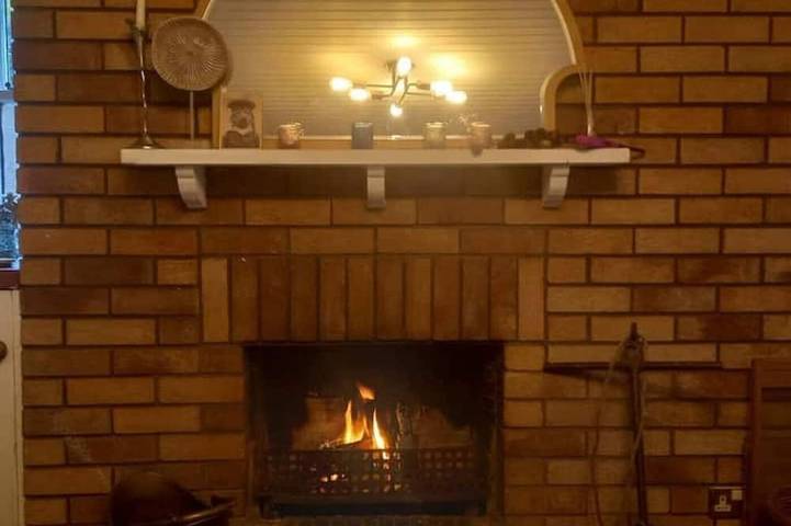 Ganze Wohnung, One bedroom, indoor fireplace. Right beside beach. in Kinghorn, Region Fife