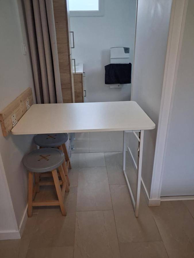 Appartement de vacances entier, Double Room with Private Bathroom in Bangor, Côte des Mégalithes