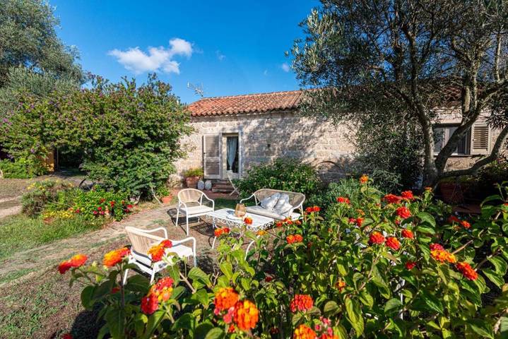 Location de vacances pour 2 personnes, avec vue et jardin à Tempio Pausania