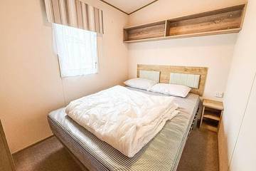 Glamping for 8 People in St Osyth, Essex, Photo 1