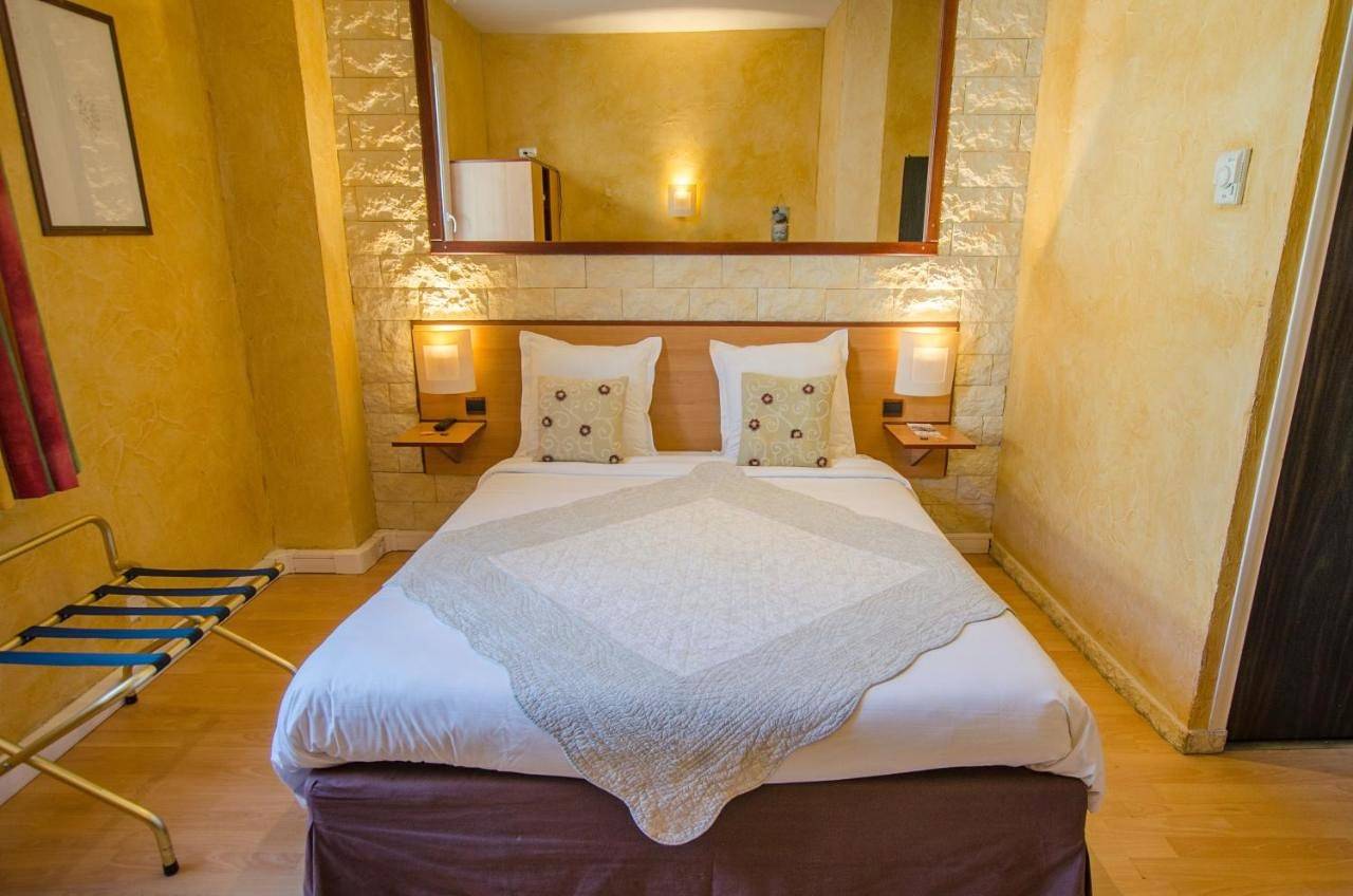Hôtel Bosquet Pau Centre - Self Check In Budget Hotel in Pau, Béarn