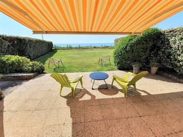 Gîte pour 4 personnes, avec vue ainsi que jardin et terrasse dans Plage Kerleven