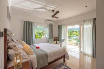 Gîte pour 4 personnes, avec terrasse ainsi que vue et jardin aux Seychelles