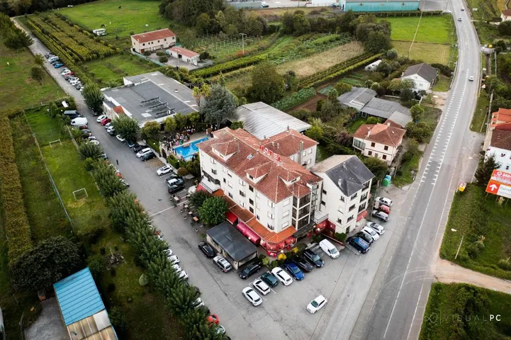Hotel para 4 personas, con jardín y piscina, Se admiten mascotas - 1