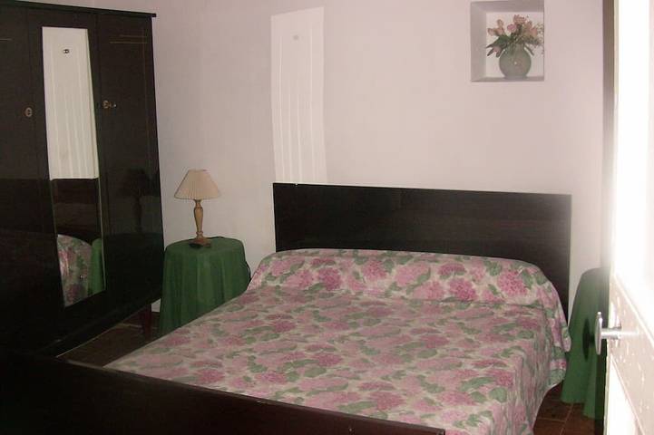 Location de vacances pour 8 personnes, avec terrasse et jardin à Lagorce - 2