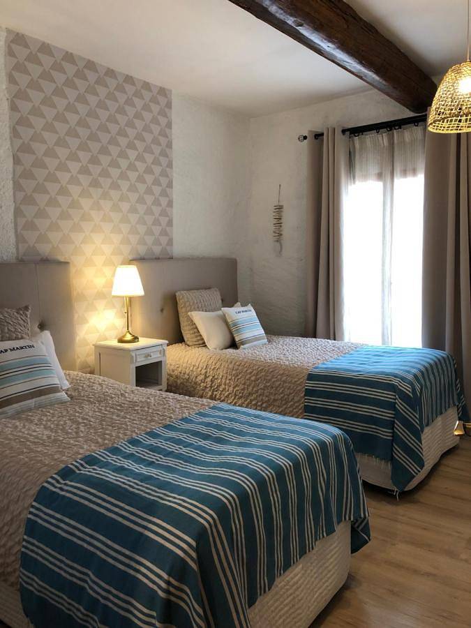 Gîte pour 4 personnes, avec jardin et piscine à Pouzolles - 2
