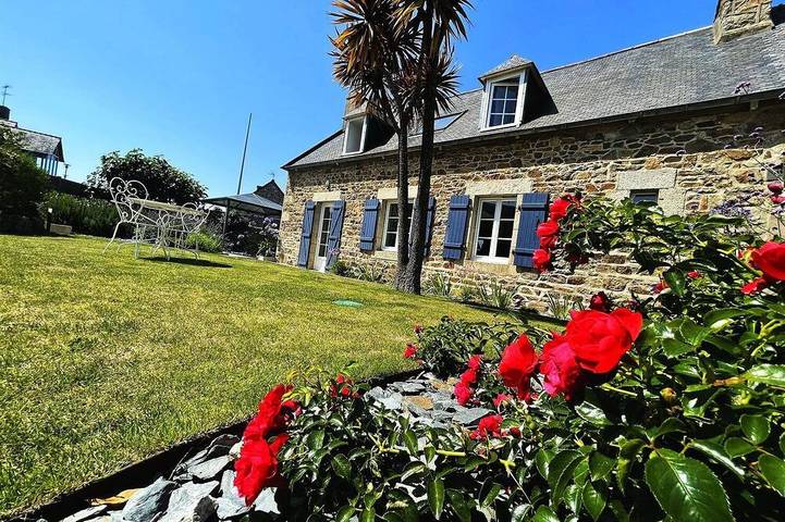 Maison de vacances pour 7 personnes, avec jardin à Lanmodez