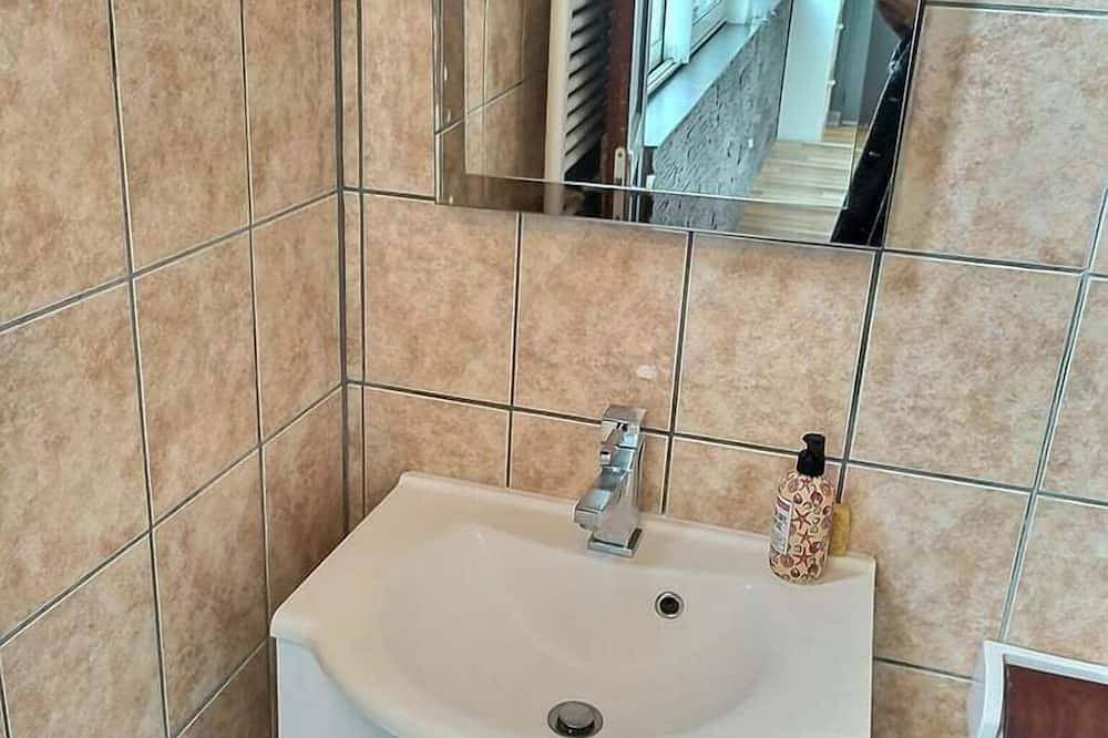 Appartement entier, Danton | Spacieux | Wifi | Parking | Proche Centre in Troyes, Aube