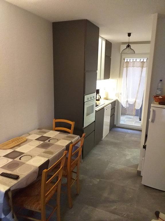 Villa pour 4 personnes, avec terrasse ainsi que piscine et jardin à Fleury - 3