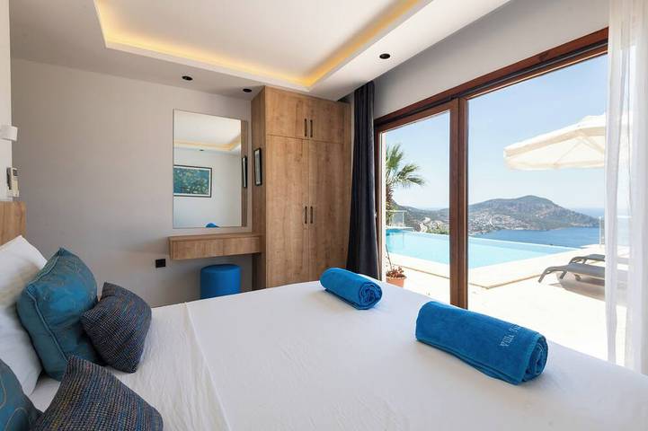 Villa avec piscine à débordement privée et vue imprenable sur la mer in Kaş, Saklıkent