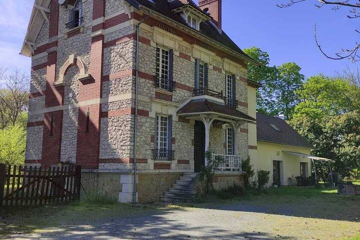 Maison de vacances pour 8 personnes, avec jardin et balcon à Vierzon
