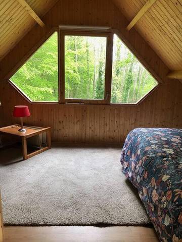 Maison de campagne pour 8 personnes, avec balcon et jardin ainsi que piscine et vue à Préveranges