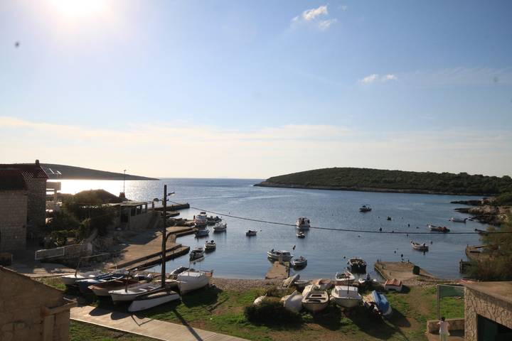 Ferieleilighet for 4 personer, med Balkong / Terrasse i Vis Kroatia