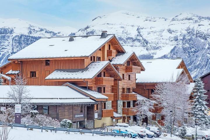 Appart’hôtel pour 5 personnes, avec Jacuzzi et Jardin ainsi que Piscine et Sauna