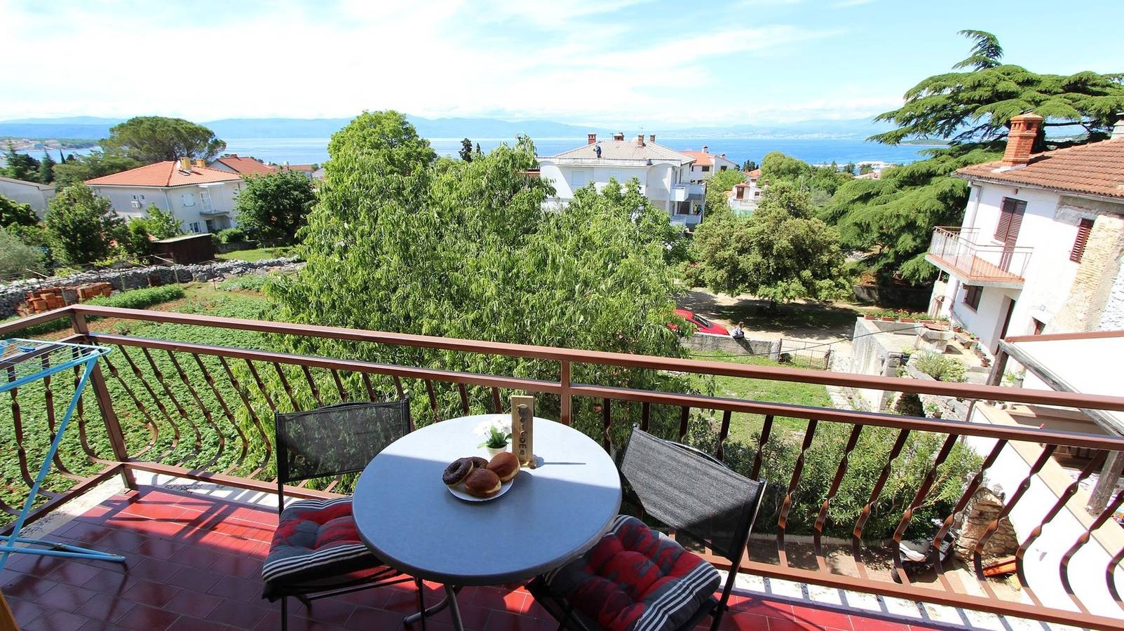 Ganze Wohnung, Studio-Ferienwohnung Jelka 2 mit wunderschönem Meerblick auf der Insel Krk in Malinska-Dubašnica, Krk