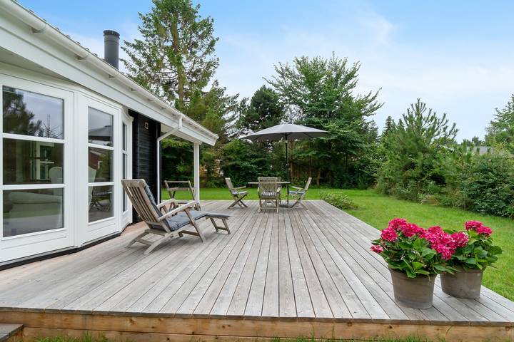 Ferienhaus mit Whirlpool und Sauna in Faxe Ladeplads, Schwedische Ostsee