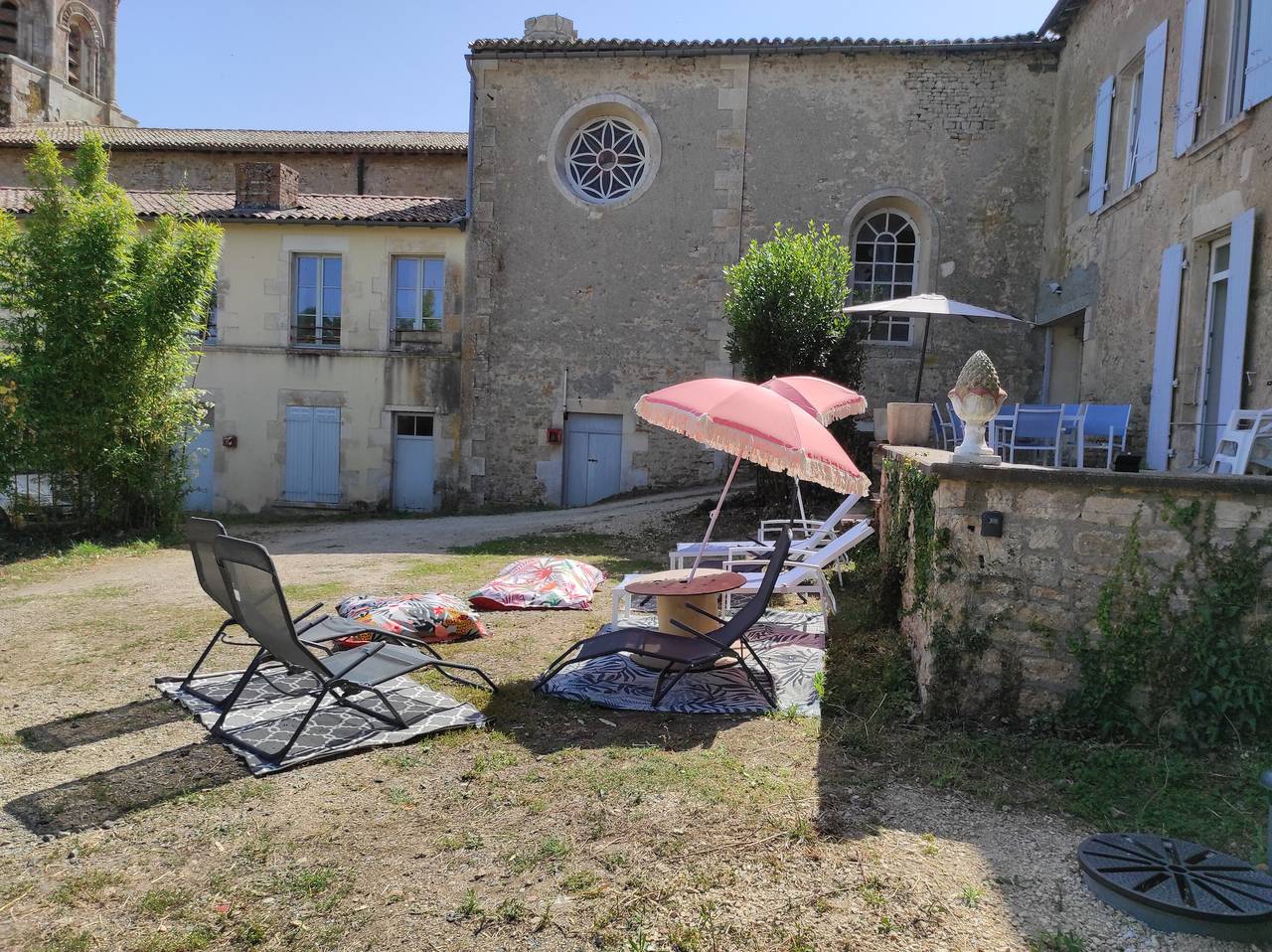 Casa de campo 'Val D'egray' con terraza privada, jardín privado y Wi-Fi in Champdeniers-Saint-Denis, Región de Niort
