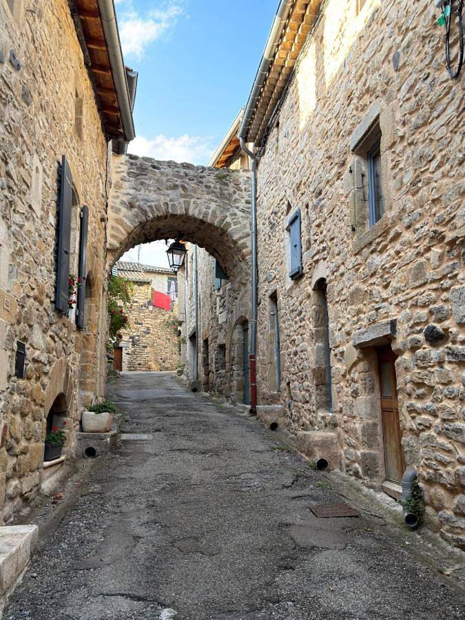 Location de vacances pour 5 personnes, avec terrasse et vue à Coux