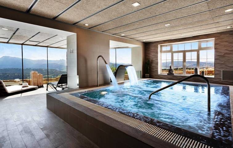 Hôtel pour 10 personnes, avec Jacuzzi et Terrasse ainsi que Jardin et Sauna à Ronda
