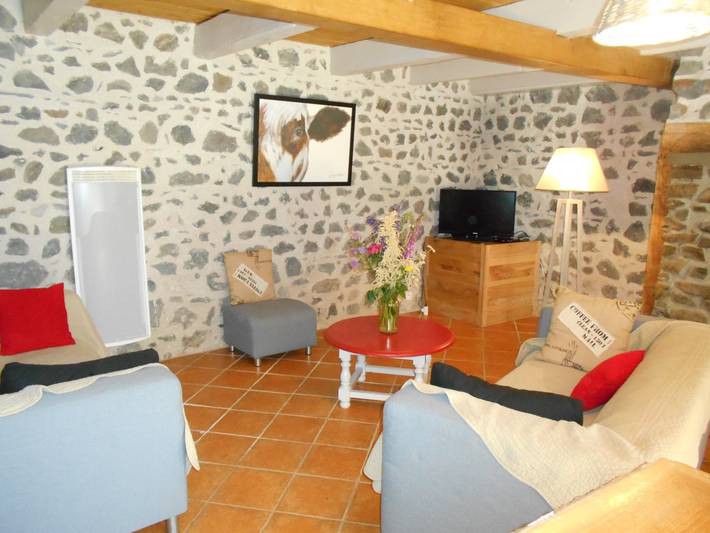 Gîte pour 6 personnes, avec terrasse à Compains - 4