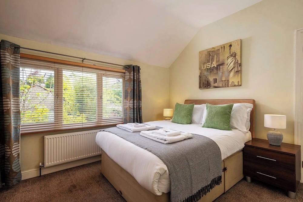 Stylish Truro Retreat | Sleeps 5 | With parking in Truro, Cornouailles