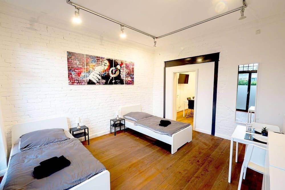 Ganze Wohnung, Monteurwohnung in Villa - 8 Betten, Wlan, Tv, Einbauküche – Ahrensburg Zentrum, Nähe Hamburg - Od06a in Ahrensburg, Kreis Stormarn