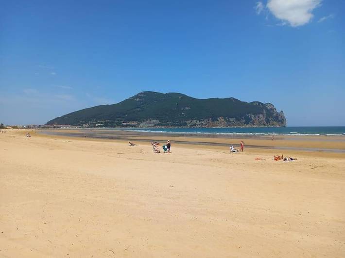 Location de vacances pour 6 personnes, avec terrasse et jardin à Laredo - 3