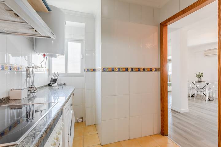 Entire apartment, Apartment 'Marahome' with Balcony, Wi-Fi and Air Conditioning in Central Seville, Sevilla