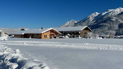 Ferienwohnung für 5 Personen, mit Balkon, kinderfreundlich in Alpenwelt Karwendel