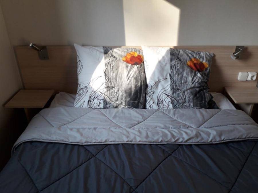 Camping la Marmotte - Mobilhome 4 personnes - Mobil-home - 24 m² - 2 chambres in La Bourboule, Parc naturel régional des Volcans d'Auvergne