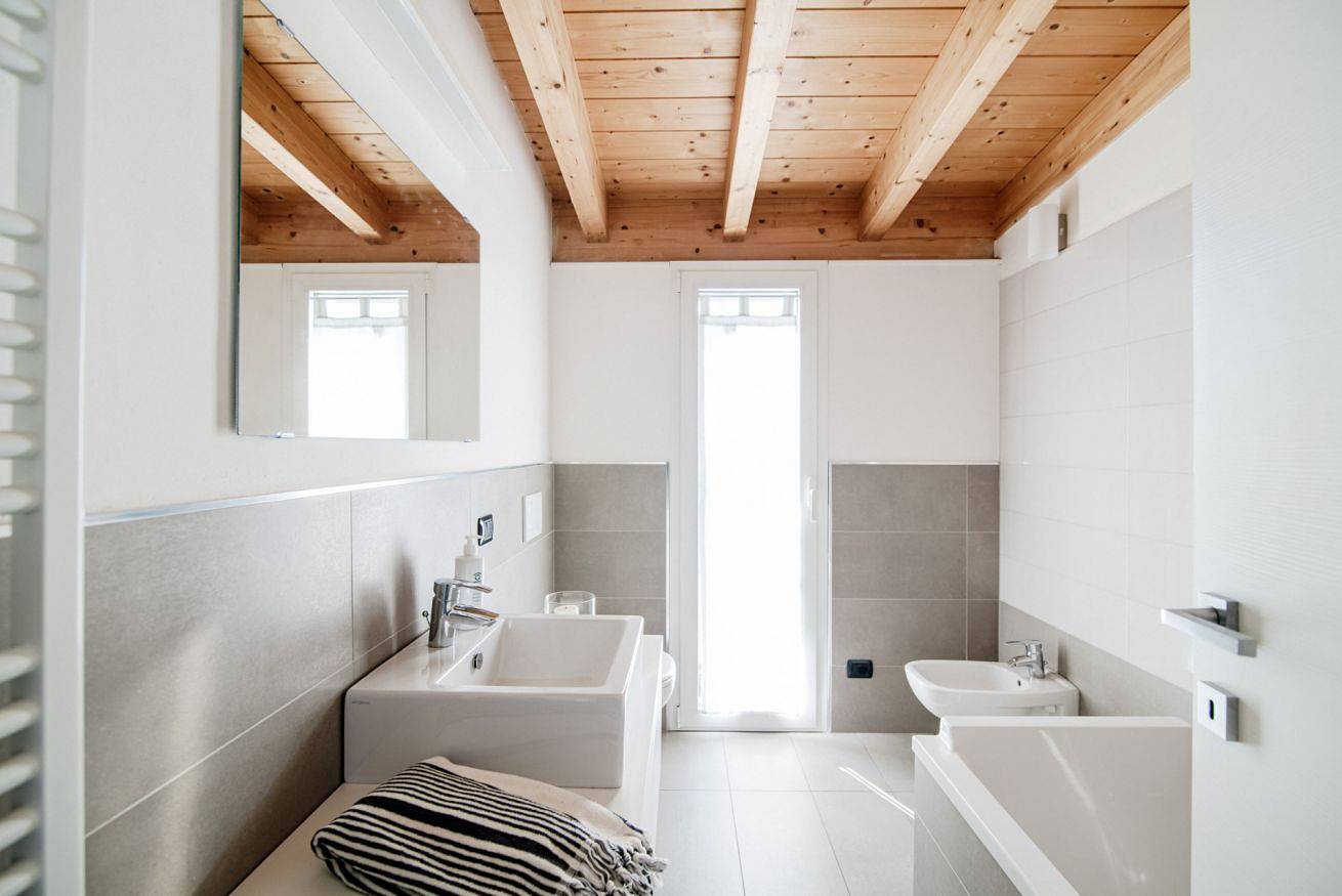 Ganze Wohnung, White Attic in Lipomo, Brianza