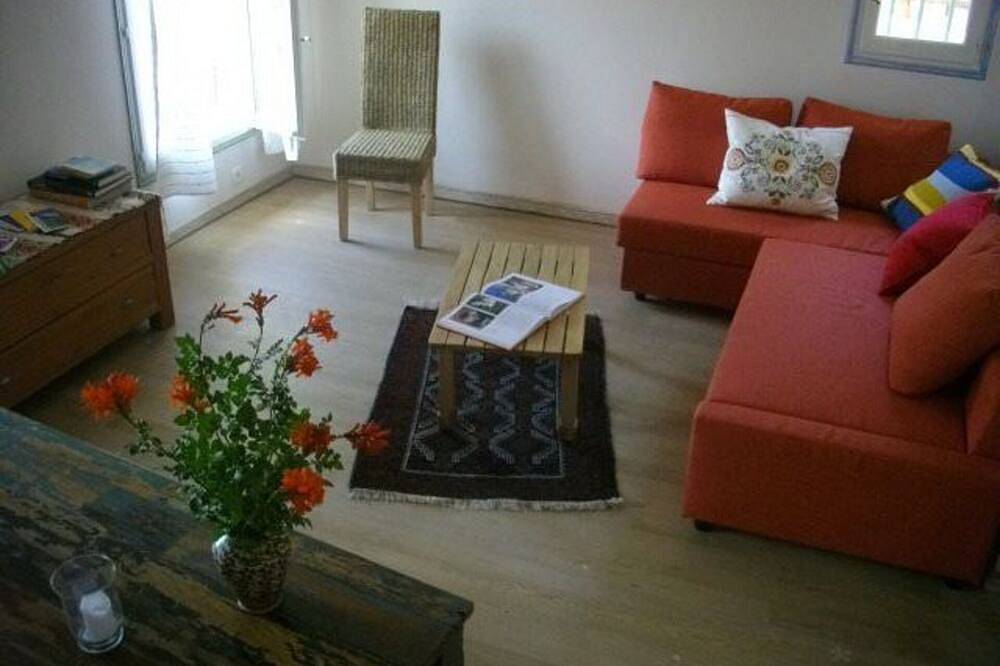 Appartement entier, Spacieux 3 pièces avec terrasse privée et spa in Sainte-Agnès, Côte méditerranéenne (France)