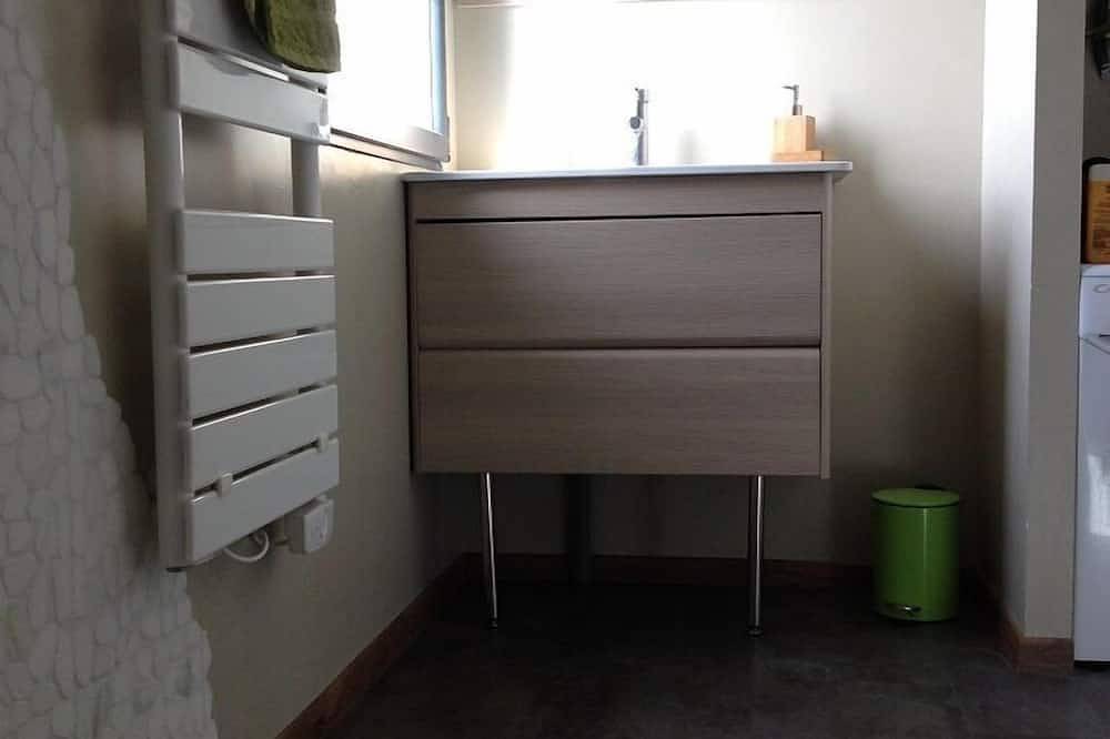 Gîtes 23M2 avec terrasse, piscinechauffée, Spa et sauna in Dampierre, Jura