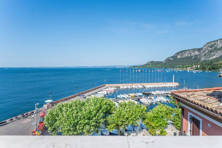 Ferienwohnung für 4 Personen, mit Balkon/Terrasse und Seeblick in Garda - 3