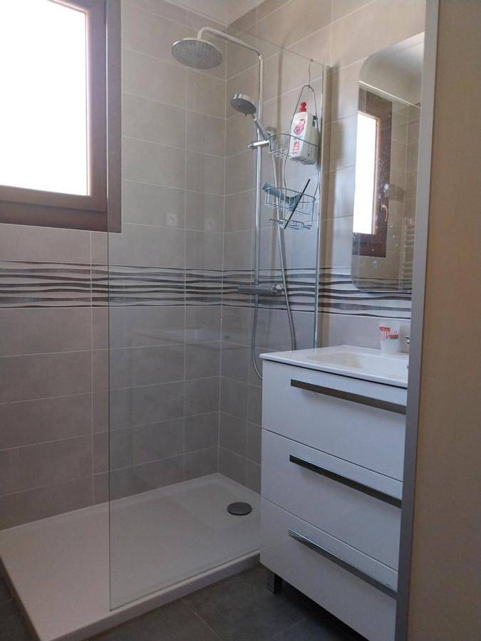 Appartement entier, Two-Bedroom Apartment in Meyras, Parc naturel régional des Monts d'Ardèche