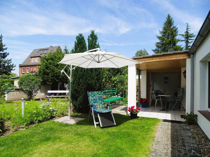 Ferienwohnung für 2 Personen, mit Terrasse und Garten in Waren (Müritz) - 2