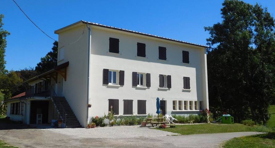 Gîte pour 10 personnes, avec jardin