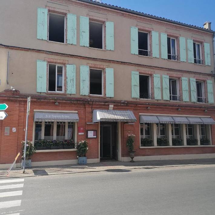 Hôtel pour 2 personnes, avec Terrasse à Beaumont-de-Lomagne