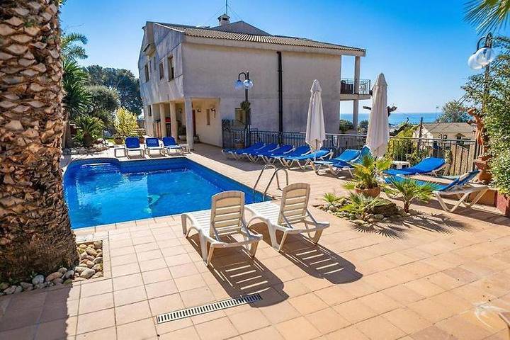 Casa rural para 20 personas, con Balcón y Terraza además de Jardín y Piscina en Santa Susana - 3