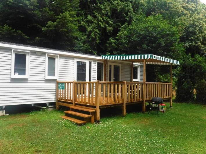 Camping pour 5 personnes, avec Terrasse ainsi que Jardin et Piscine