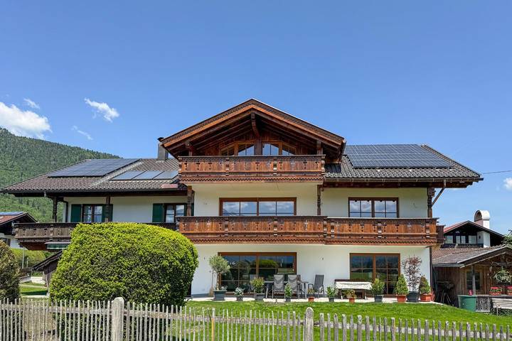 Ganze Wohnung, WeitBlick Zugspitze – Alpines Design & Panorama für 4 Personen in Farchant, Bayerische Alpen