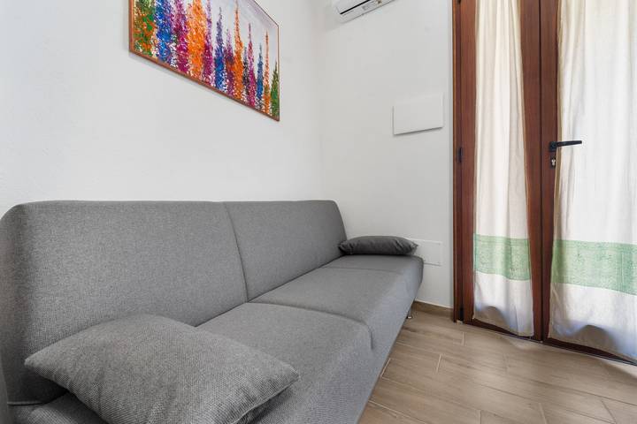 Entire apartment, Apartment 'Casa Leone' with Air Conditioning in Teulada, Cagliari Province