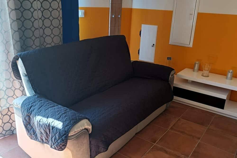 Gîte rental in the Gers countryside with animals in Marambat, Gers