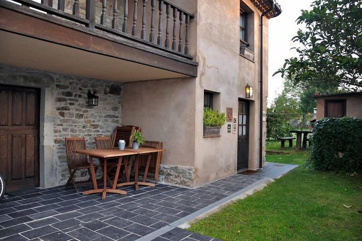 Gîte pour 4 personnes, avec Balcon et Jardin