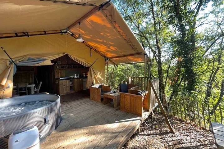 Camping voor 5 personen in Cantal